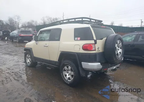 2008 Toyota Fj Cruiser z USA, uszkodzony, nr VIN JTEBU11F98K004033